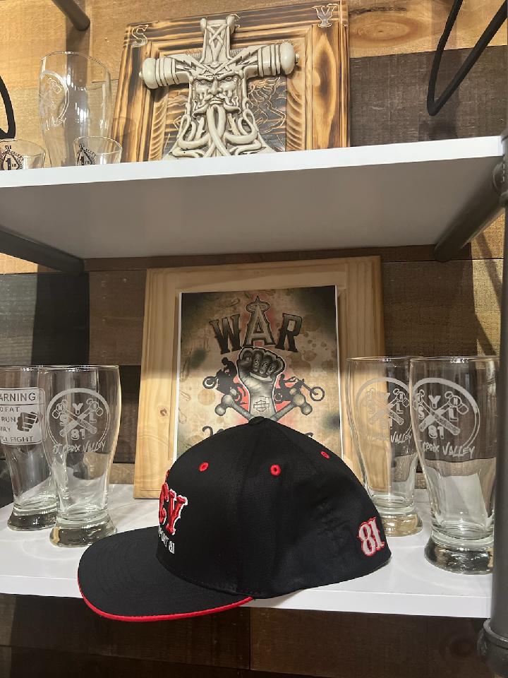 Support 81 fitted hats Clearance